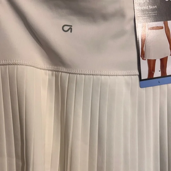 GAP Crisp White Pleated Tennis Skirt - Picture 8 of 8
